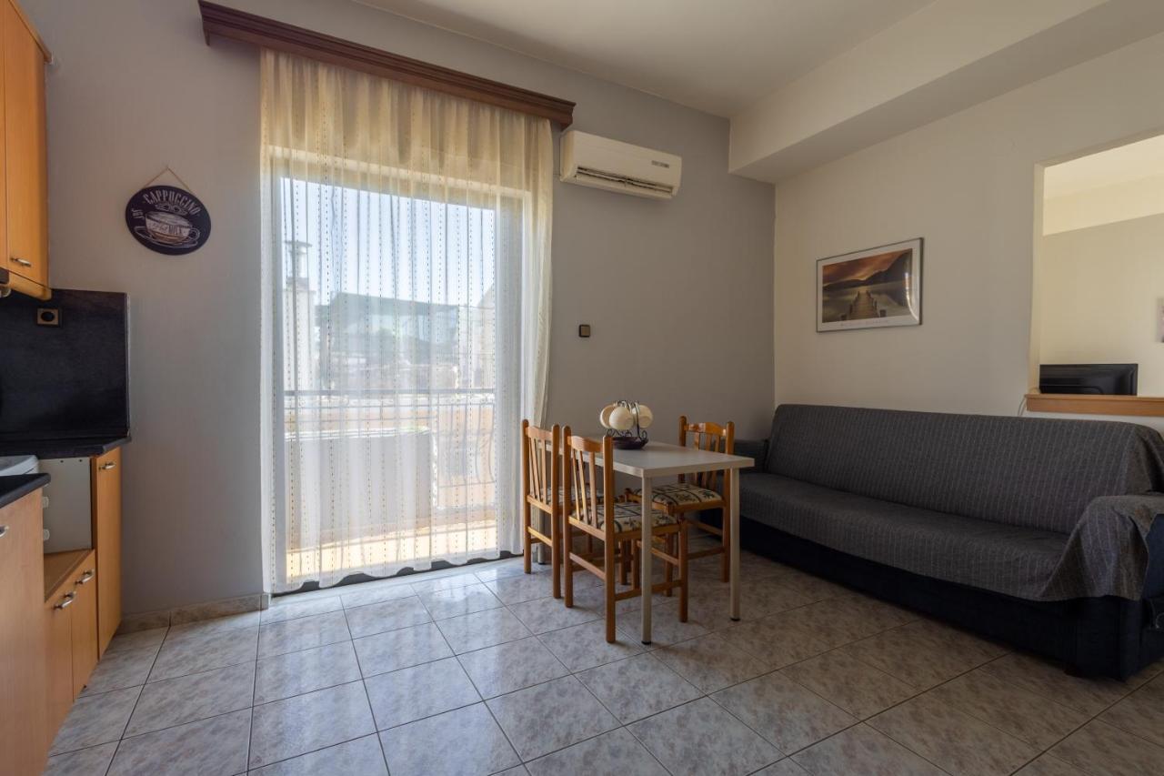 Special Apartment La Larissa Bagian luar foto